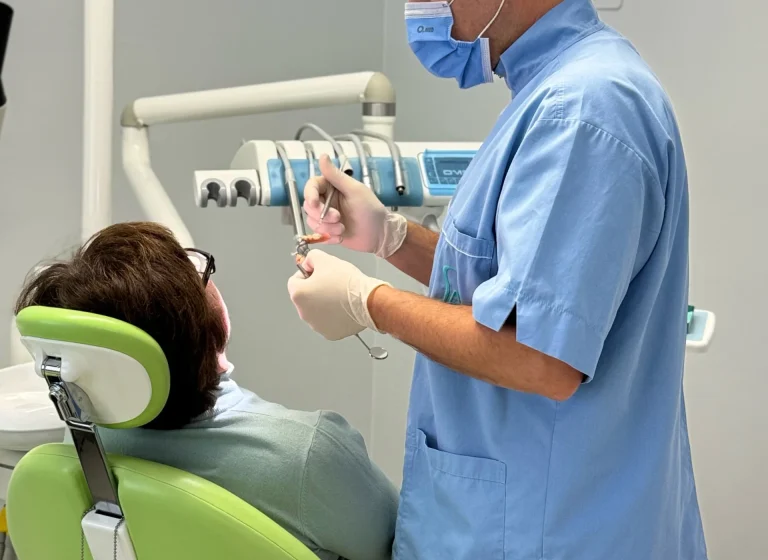 Come cambia il sorriso dopo un impianto dentale